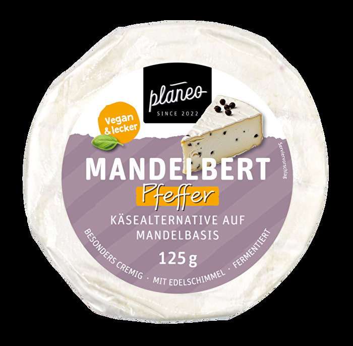 Der Mandelbert Pfeffer von planeo - ein exzellenter veganer Camembert auf Mandelbasis mit dem gewissen Extra an Biss! Der Pfeffer verschmilzt perfekt mit der Cremigkeit des Mandelberts und gibt dem Camembert ein gesundes Maß an Würzigkeit mit.