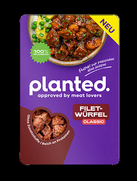 Die Filetwürfel Classic von planted kommen als 1-2 cm große vegane Fleischwürfel daher. Sie sind mild vorgewürzt und müssen nur noch kurz in der Pfanne angebraten werden.