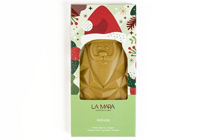 Pistazienliebhaber aufgepasst: Die Santa Weihnachtsmanntafel Pistazie von LA MARA kommt mit einer saftigen Portion der orientalischen Köstlichkeit daher!