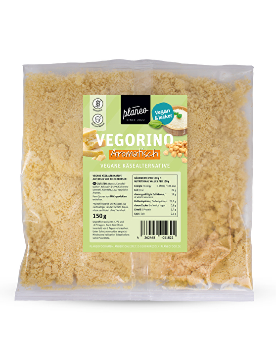 Der Vegorino von planeo ist eine super Parmesan-Alternative zum Streuen auf Basis von Kichererbsen.