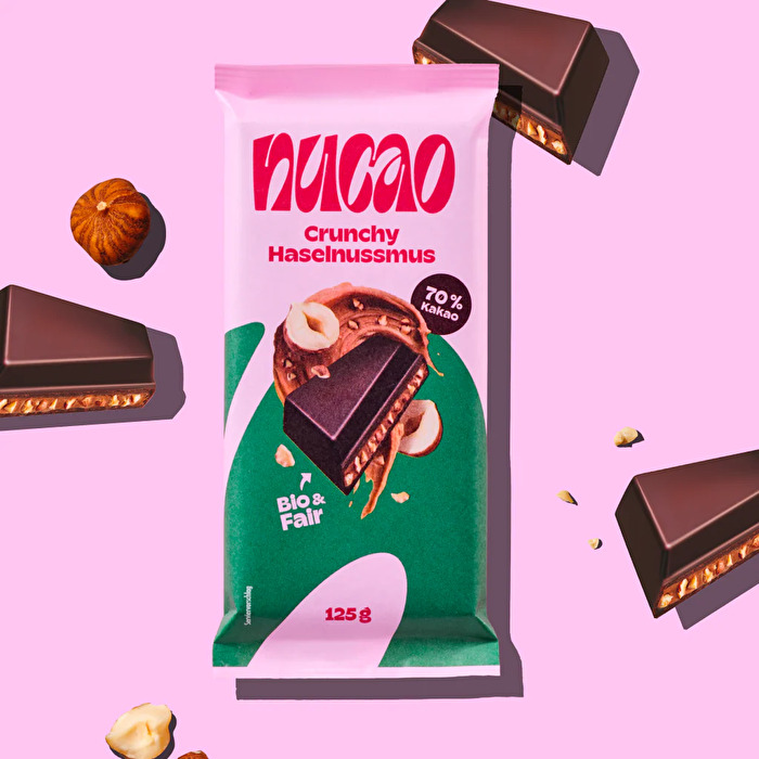 Die natürlichste Art sich etwas Süßes zu gönnen, genau dafür ist nucao bekannt und macht das mit der Crunchy Haselnussmus Blockschokolade einmal mehr und größer möglich.