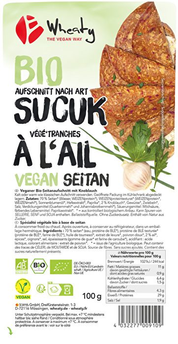Der vegane Sucuk Aufschnitt von Wheaty ist wie der türkische Klassiker kräftig gewürzt, hat eine leichte Schärfe und ist mit ordentlich Knoblauch versehen.