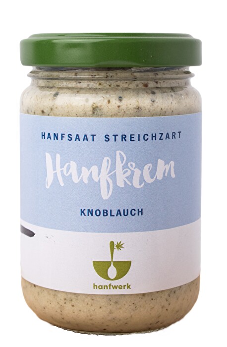Hanfkrem Knoblauch von hanfwerk - ein ausdrucksstarker Aufstrich mit herber Knoblauchnote, die mit dem nussigen Aroma der Hanfsaat etwas abgemildert wird.
