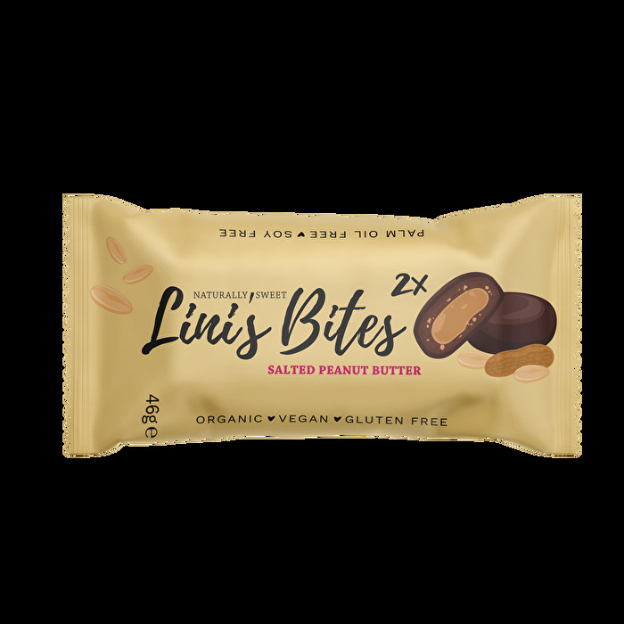 Der Name Salted Peanut Butter Pralinis klingt schon verheißungsvoll. Aber diese weiche Kekskugeln, umhüllt von knackig-aromatischer Schokolade und leicht salziger Erdnusscremefüllung schmecken sogar noch viel besser als der Name klingt!