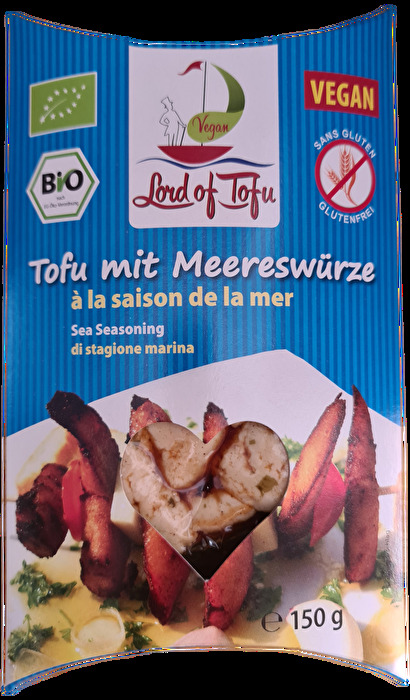Den superauthentisch aussehnenden Tofu mit Meereswürze von Lord of Tofu könnt ihr ganz einfach mit frischem Knoblauch und etwas Olivenöl in einer Pfanne anbraten.