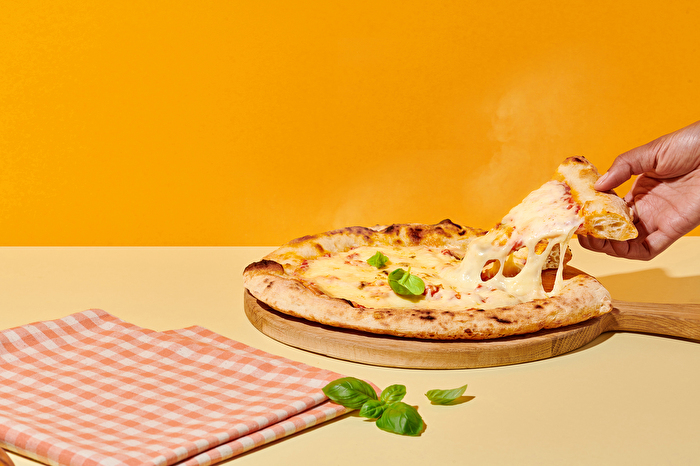 Zart schmelzender Pizzaiolo - Mozarella-Style von Mondarella günstig bei kokku im veganen onlineshop kaufen.
