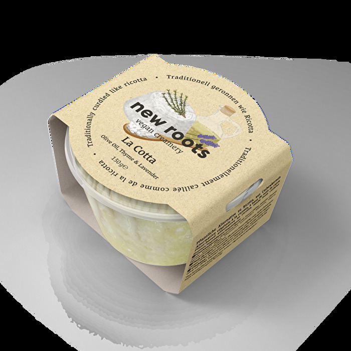 Der La Cotta mit Olivenöl, Thymian und Lavendel von New Roots verfeinert deinen Salat mit dem gewissen Extra.