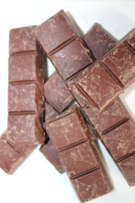 Vegane Bruchschokolade - Nougat Krokant von planeo jetzt günstig bei kokku-online.de kaufen.