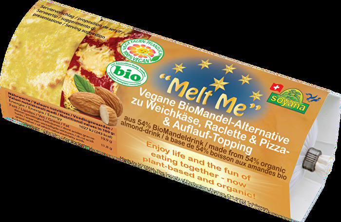 Das Melt Me - Vegane BioMandel-Alternative zu Weichkäse, Raclette und Pizza- & Auflauf-Topping von Soyana kannst Du pur als vegane Weichkäse-Alternative genießen oder allerhand Essenskreationen eine herrliche vegane Käsekruste verleihen.