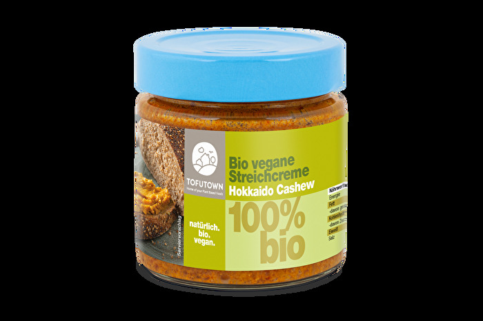 Mit der Streichcreme Hokkaido Cashew hat TOFUTOWN wirklich eine Kombination auf den Markt gebracht, die bislang selten zu finden ist.